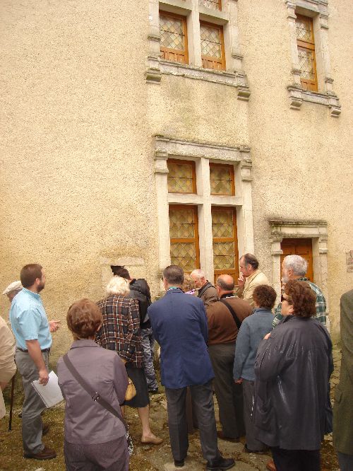 Sortie du 13 juin 2009 : la présentation d l\'hôtel de Chevry du XVI e siècle à Fresnaye-sur-Sarthe