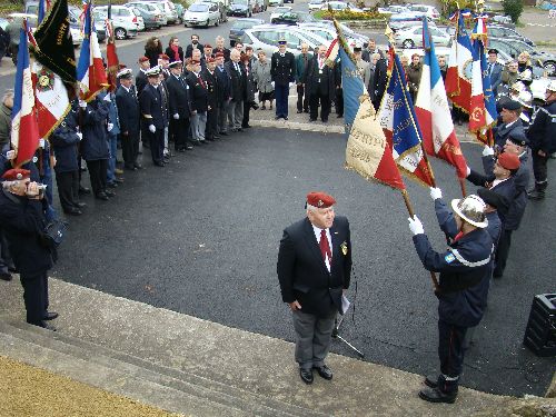 Levée des couleurs.