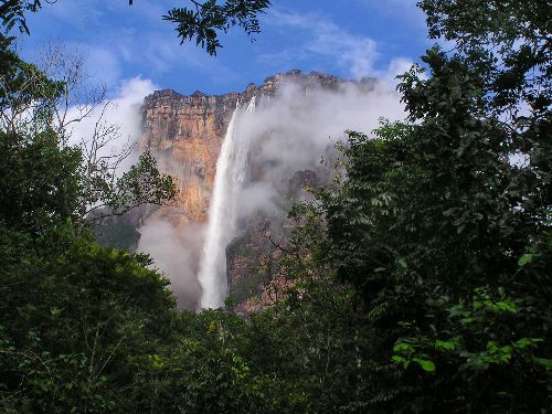 Salto Angel (la chute d'eau vertical la plus haute du monde 976m site classer patrimoine mondial de l'unesco) 