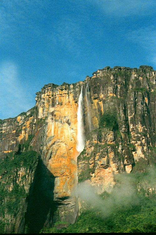 Salto Angel (la chute d'eau verticale la plus haute du monde 976m)