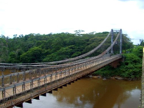 Un pont d'époque colonial qui enjambe l'Orénoque. 