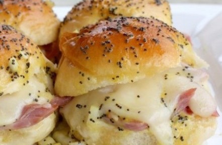 ham-and-cheese-sliders-e1392134404308.jpg