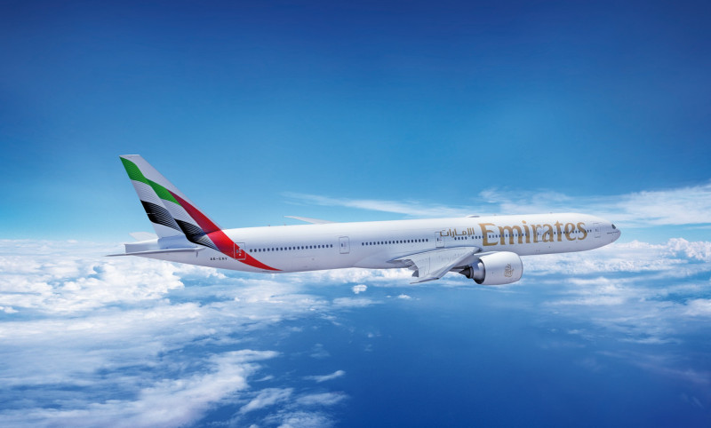 800_emiratesboeing777-newlivery