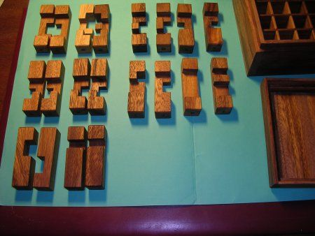 Casse-tête en bois Encastrement 18 pièces à assembler