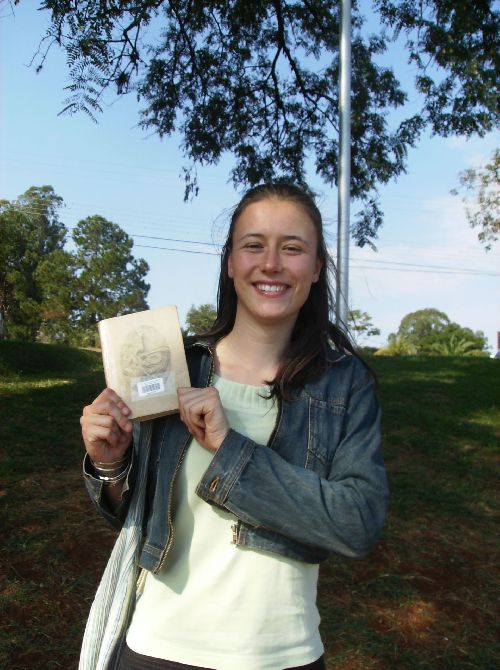 o Pai Goriot!!! au bord du lac de Londrina... notre emblême à moi et Christelle... on se l'ai lut à voix haute pendant une semaine (cad 7 siestes)! Dure la vie, je vous jure! il m'a valut un sérieux coup de soleil! 