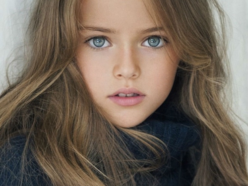 Kristina-Pimenova-8-ans-top-model-et-deja-au-caeur-d-une-polemique_exact780x585_l.jpg