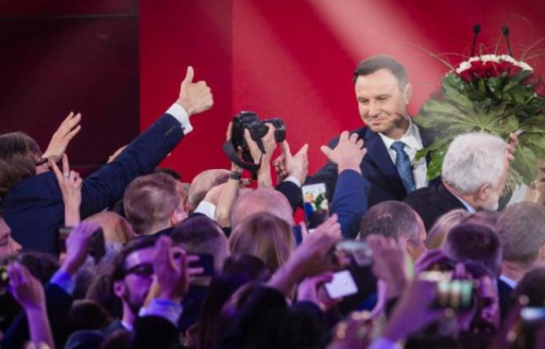 648x415_andrzej-duda-elu-president-pologne-a-varsovie-24-mai-2015.jpg