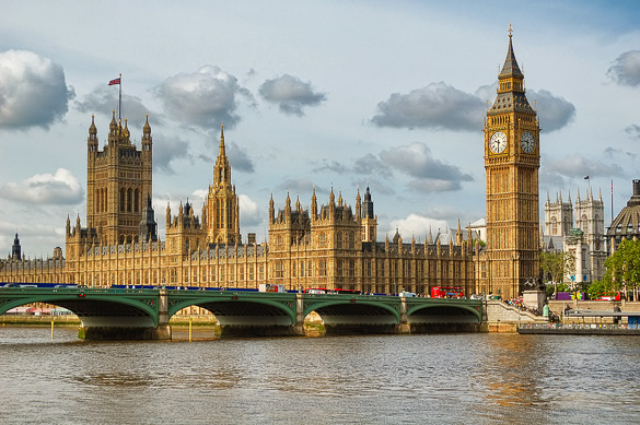 westminster-londres-parlement-big-ben-tamise.jpg