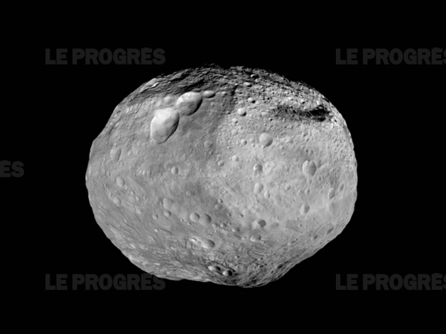 l-asteroide-vesta-les-asteroides-sont-de-gros-blocs-de-roche-de-metaux-et-de-glace-se-promenant-dans-le-systeme-solaire-photo-nasa-1446230968.jpg