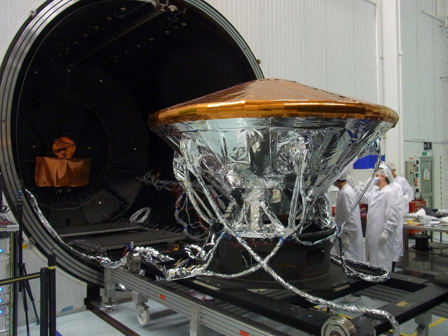 ExoMars2016_20150608-EDM-AIT-13pe.jpg