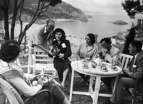 ava-gardner-frank-sinatra-tossa-de-mar.jpg