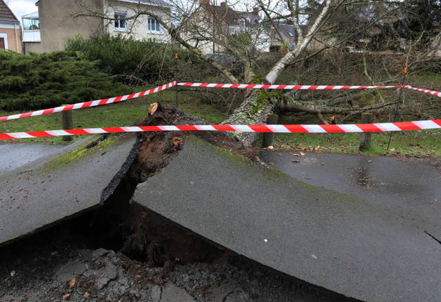 Zeus-tempete-sur-l-Indre_image_article_large.jpg