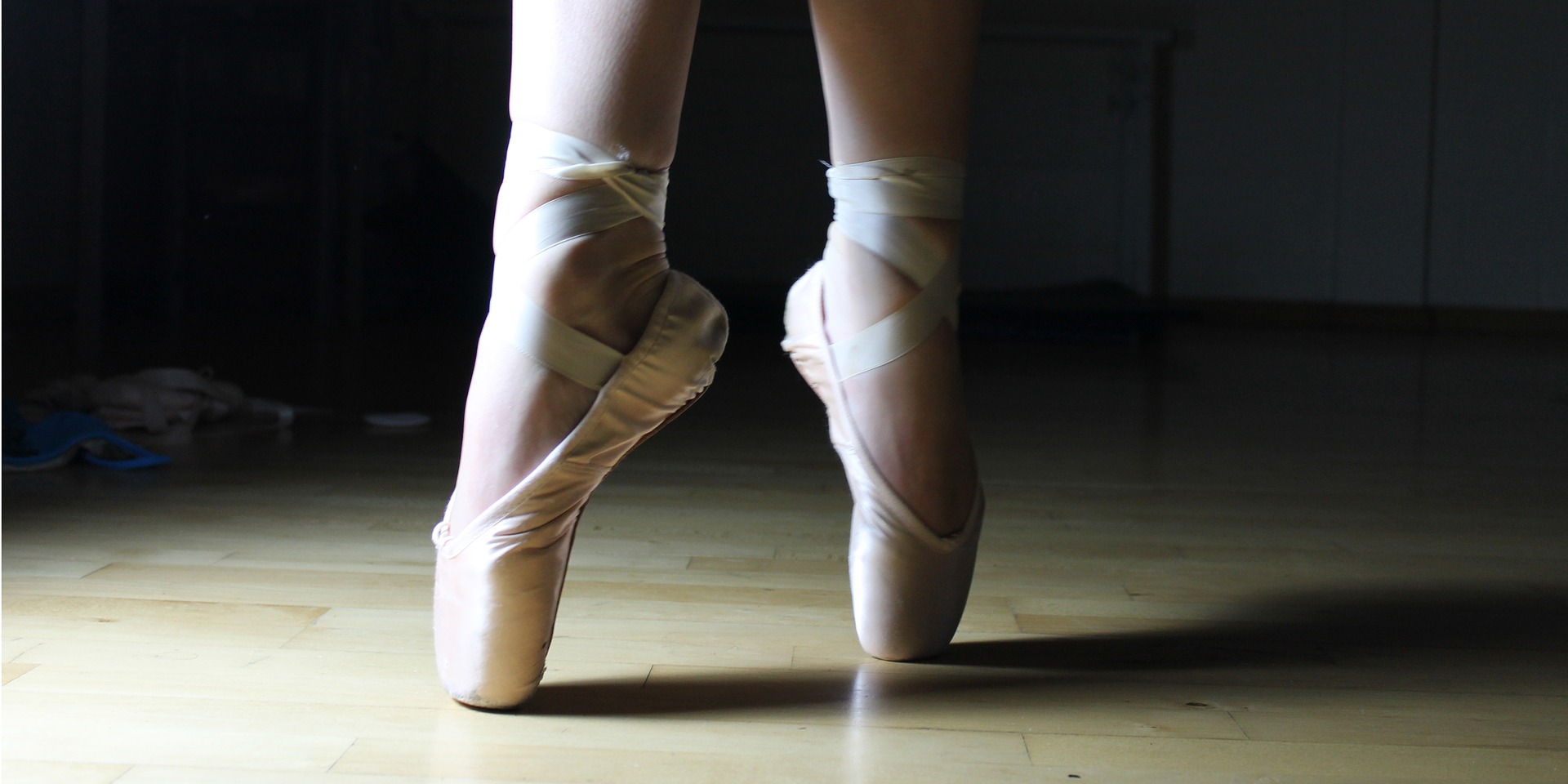 ballet-feet-2037861_1920