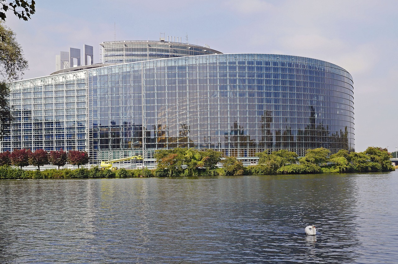 european-parliament-g3ae3dbf66_1280