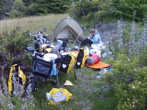 Premier campement au bord de la route 215