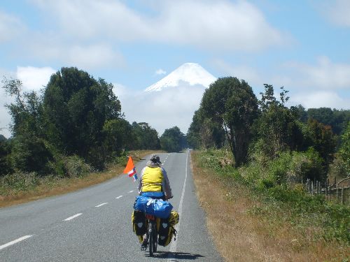 Ouf! enfin de l'asphalte. Direction le lac Lanquihue.