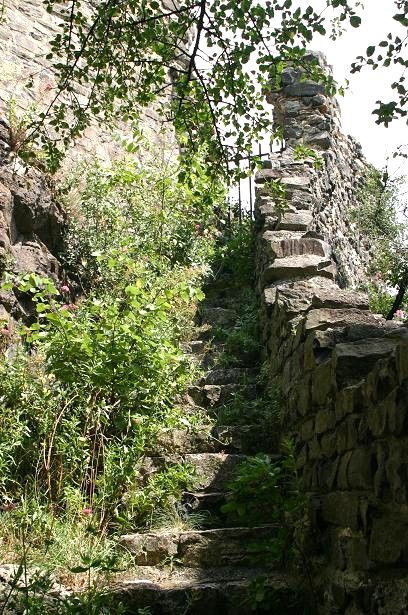 Montée d'escaliers de la Tour du Guast