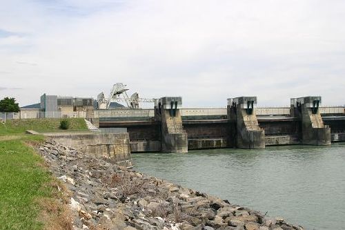 Le barrage sur le Rhône.
