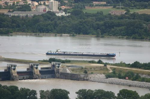 Le barrage sur le Rhône.