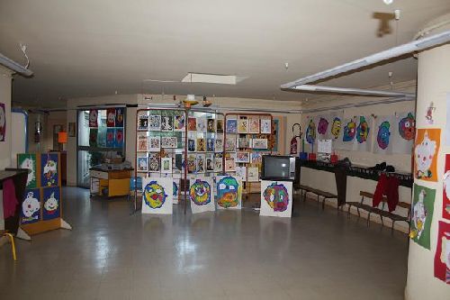 Le hall d'accueil de l'ecole Maternelle de Rochemaure.