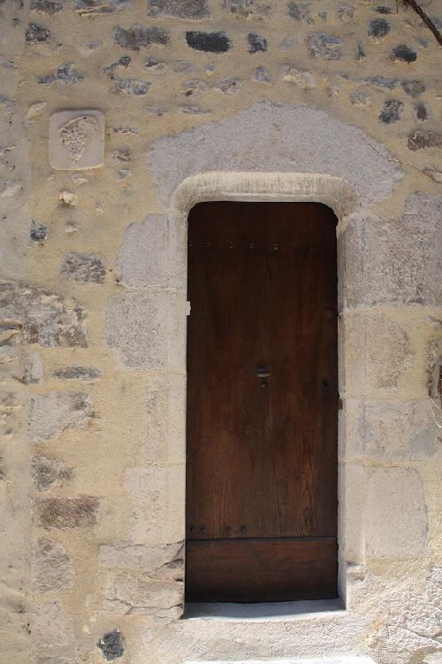 La porte de la maison du Vigneron Ardéchois