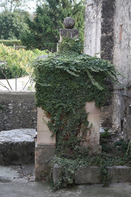 Une fontaine dans le Quartier des Fontaines