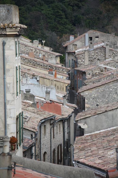 Les toits de la rue du Faubourg.