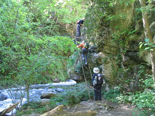 On attaque les passerelles