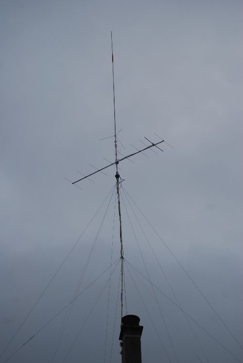 Voilà les antennes une fois la réinstallation terminée. BRAVO A TOUS. Si ca plie avec tout ca.....