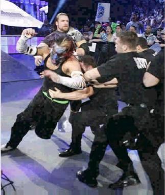Jeff Hardy qui veut attaquer Edge aprés les Survivor Series