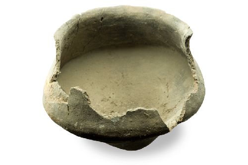 Restes d'une urne du champ d'urnes de Montségur (Ph. Laurent Crassous)