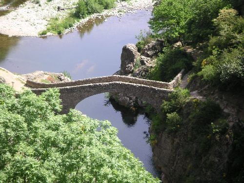 Le Pont du Diable (Ardèche, mai 2006)