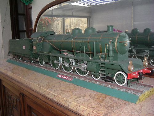 une locomotive tout en bois