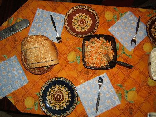 Salade dans plats typiquement bulgares : Carottes et navets rapes avec un melange de yahourt et mayo...super bon