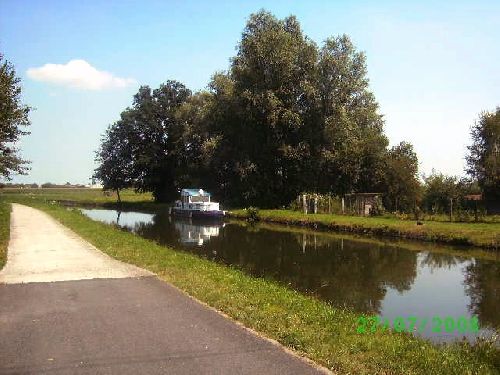 Le canal Ath-Blaton qui traverse Beloeil