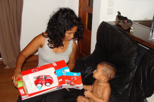 Aurélie se fait messager du Père Noël: un cadeau oublié! 04/01/10