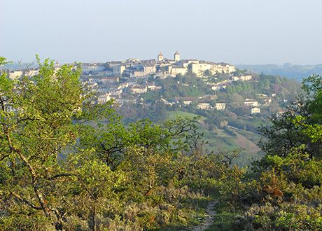 decouvrir-citemedievalelauzerte-vuegenerale1-tauran.jpg