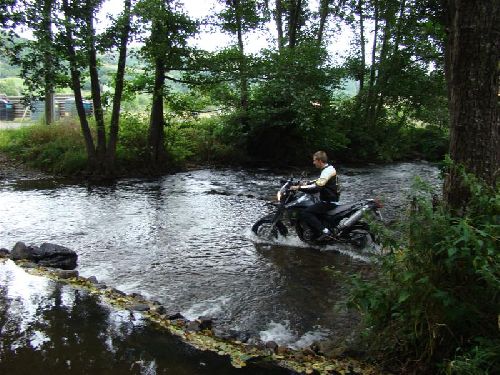 Ca roule dans l'eau une moto ?