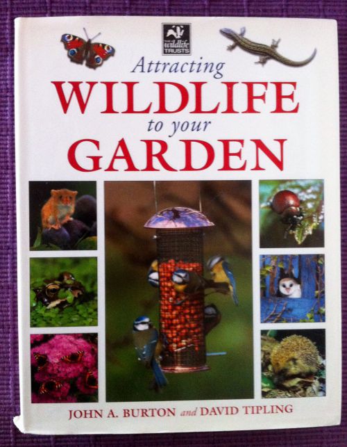 Attracting wildlife to your garden. 160 pages hard cover 10 chf