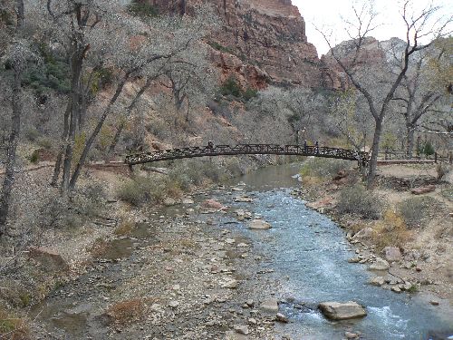 le petit pont sur lequel nous étions en 99