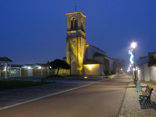 derrière l'église ( photo Gil Guerrier)