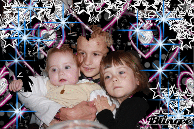 Le 27/02/09 : cadeau pour ma belle-soeur, c\'est Dylan, mon filleul adoré, et mes enfants
