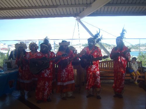 Groupe musiciens locaux salon du tourisme