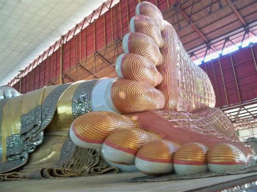 Les pieds du Bouddha couché de Yangon