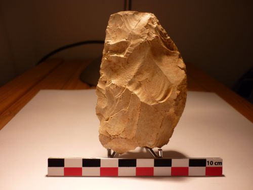 Biface hachereau (sud Revermont Jura ) coll... Néandertaurus