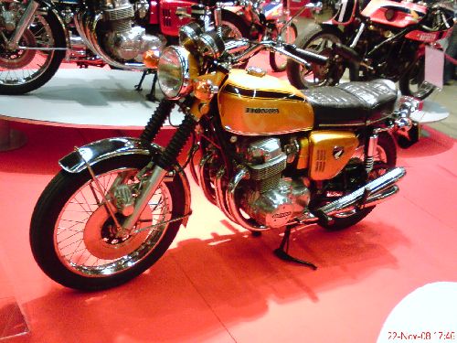 CB 750 Honda (4 pattes) Neuve