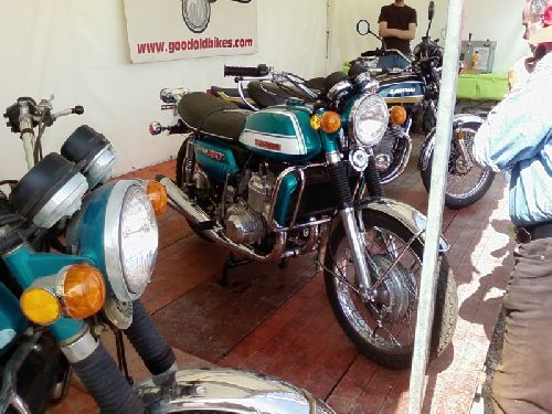 Suzuki 750GT (Bouillottes)