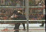 Undertaker fait Chokeslam sur des punaises