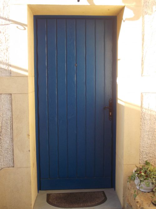 Porte d'entrée en chêne laqué bleue