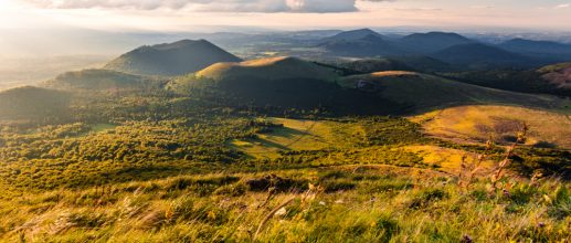 Puy-de-Dome-Auvergne-France-517x220.jpg
